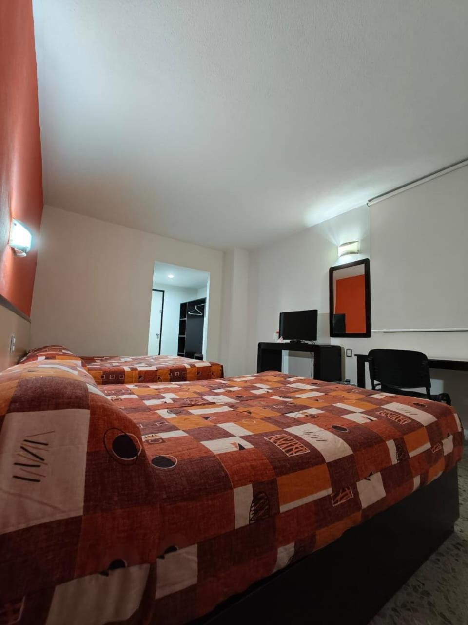 Hotel Montreal เลออน ภายนอก รูปภาพ