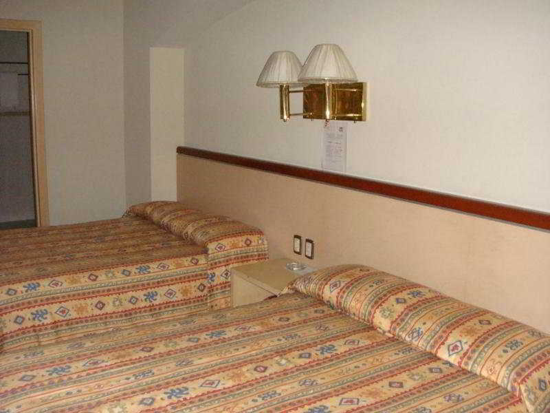 Hotel Montreal เลออน ภายนอก รูปภาพ
