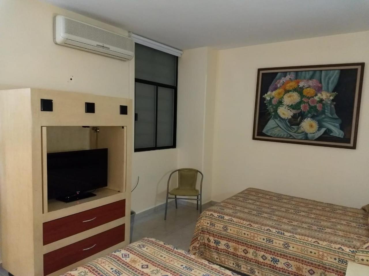 Hotel Montreal เลออน ภายนอก รูปภาพ