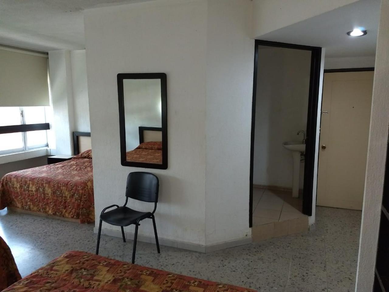 Hotel Montreal เลออน ภายนอก รูปภาพ